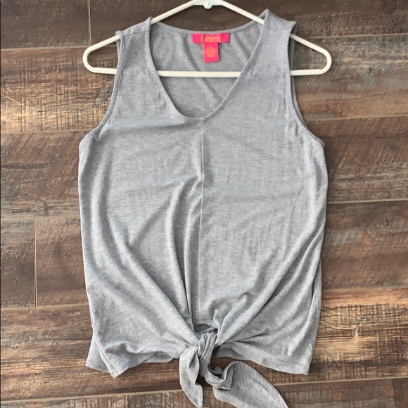 Women’s V-Neck Tie Bottom Tank Top - Picture 1 of 6